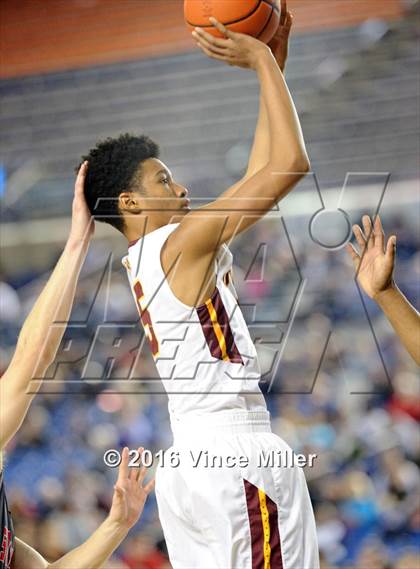 Thumbnail 3 in O'Dea vs. Stanwood (WIAA 3A Quarterfinal)  photogallery.