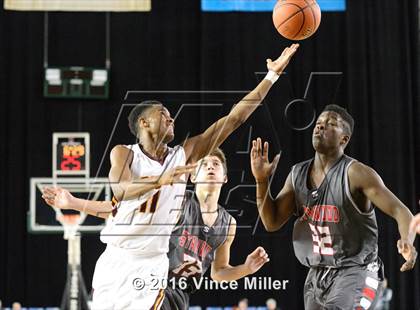 Thumbnail 1 in O'Dea vs. Stanwood (WIAA 3A Quarterfinal)  photogallery.