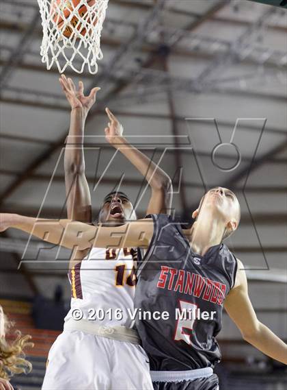 Thumbnail 3 in O'Dea vs. Stanwood (WIAA 3A Quarterfinal)  photogallery.