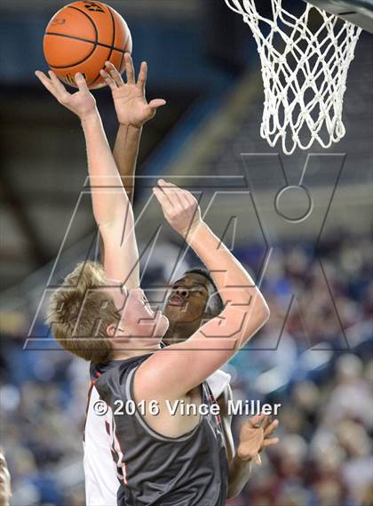 Thumbnail 3 in O'Dea vs. Stanwood (WIAA 3A Quarterfinal)  photogallery.