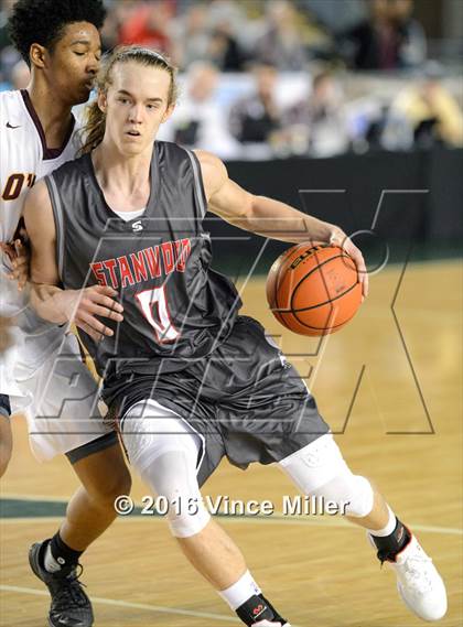 Thumbnail 2 in O'Dea vs. Stanwood (WIAA 3A Quarterfinal)  photogallery.