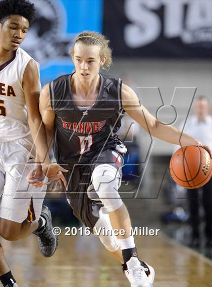 Thumbnail 3 in O'Dea vs. Stanwood (WIAA 3A Quarterfinal)  photogallery.