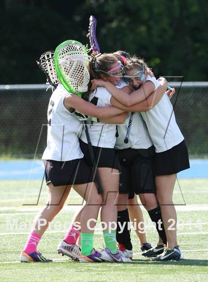 Thumbnail 2 in Stonington vs. Granby Memorial (CIAC Class S Final) photogallery.