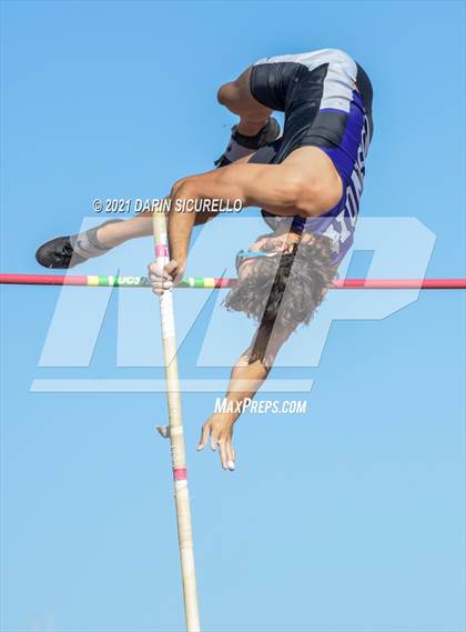 Thumbnail 2 in AIA Track & Field Championships (Boys Pole Vault DIV 1) photogallery.