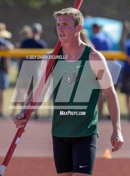 Thumbnail 1 in AIA Track & Field Championships (Boys Pole Vault DIV 1) photogallery.