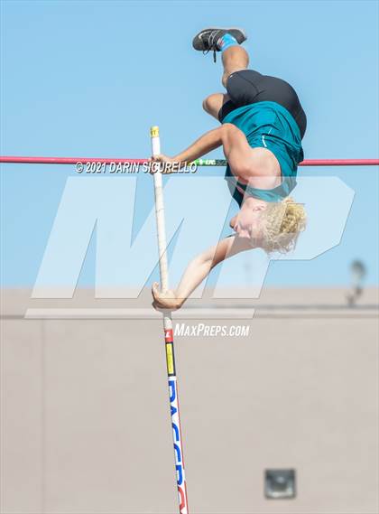 Thumbnail 2 in AIA Track & Field Championships (Boys Pole Vault DIV 1) photogallery.