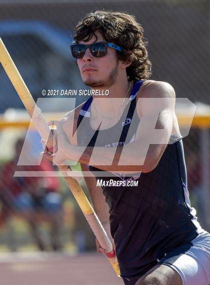 Thumbnail 3 in AIA Track & Field Championships (Boys Pole Vault DIV 1) photogallery.
