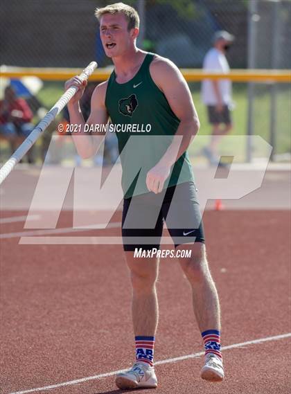 Thumbnail 2 in AIA Track & Field Championships (Boys Pole Vault DIV 1) photogallery.