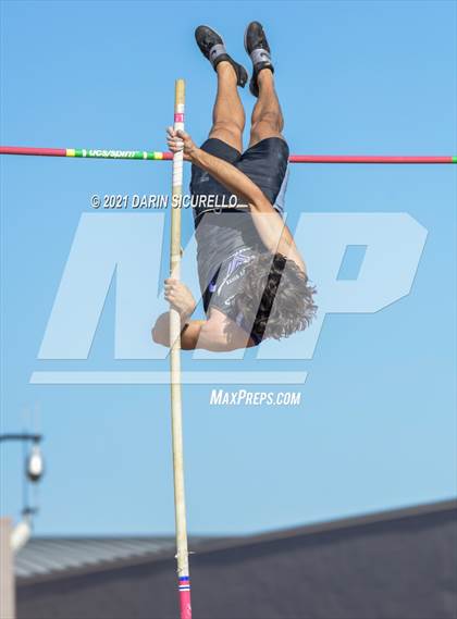 Thumbnail 1 in AIA Track & Field Championships (Boys Pole Vault DIV 1) photogallery.
