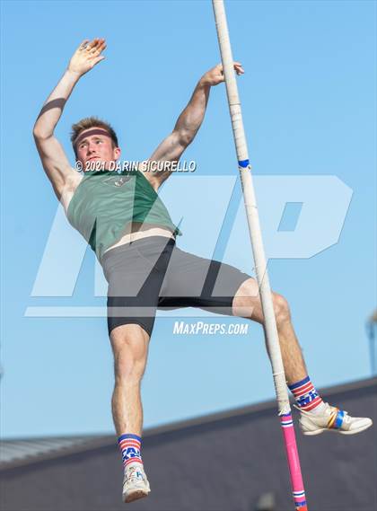 Thumbnail 2 in AIA Track & Field Championships (Boys Pole Vault DIV 1) photogallery.