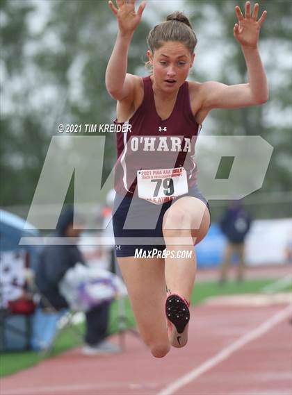 Thumbnail 2 in PIAA Class AAA Track & Field Championships photogallery.