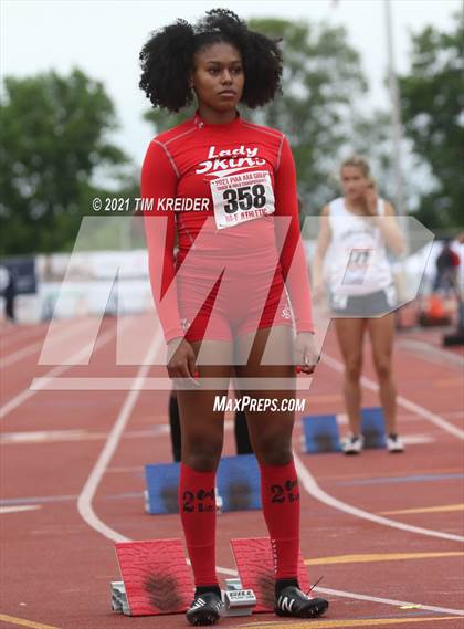 Thumbnail 1 in PIAA Class AAA Track & Field Championships photogallery.