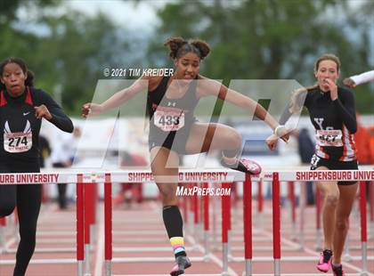 Thumbnail 2 in PIAA Class AAA Track & Field Championships photogallery.