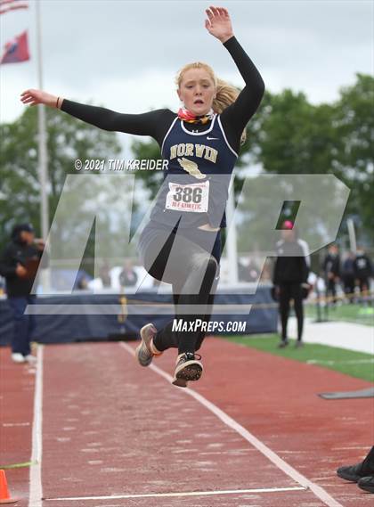 Thumbnail 2 in PIAA Class AAA Track & Field Championships photogallery.