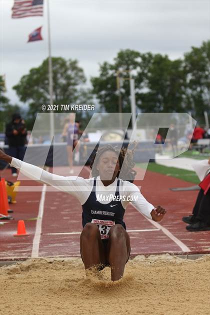 Thumbnail 1 in PIAA Class AAA Track & Field Championships photogallery.