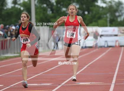 Thumbnail 3 in PIAA Class AAA Track & Field Championships photogallery.
