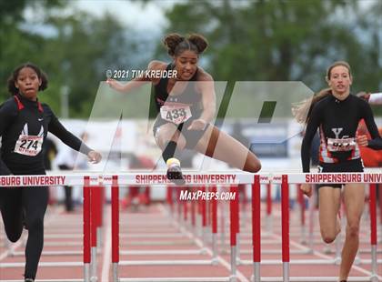 Thumbnail 1 in PIAA Class AAA Track & Field Championships photogallery.