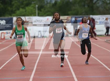 Thumbnail 2 in PIAA Class AAA Track & Field Championships photogallery.