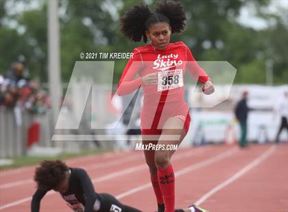 Thumbnail 2 in PIAA Class AAA Track & Field Championships photogallery.