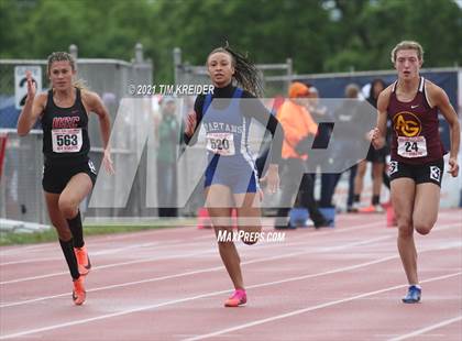 Thumbnail 2 in PIAA Class AAA Track & Field Championships photogallery.