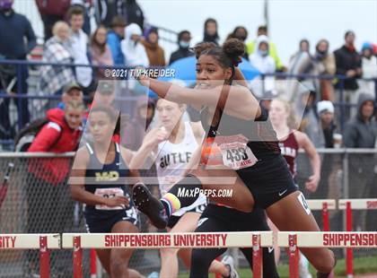 Thumbnail 1 in PIAA Class AAA Track & Field Championships photogallery.