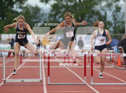 Thumbnail 2 in PIAA Class AAA Track & Field Championships photogallery.