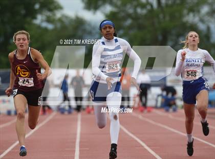 Thumbnail 1 in PIAA Class AAA Track & Field Championships photogallery.