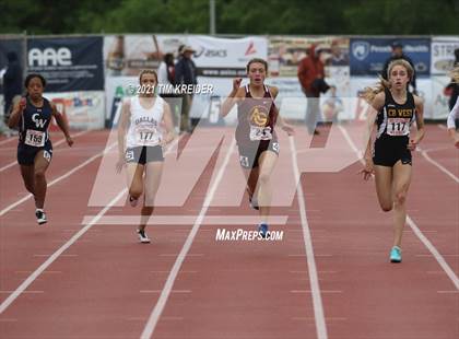 Thumbnail 2 in PIAA Class AAA Track & Field Championships photogallery.