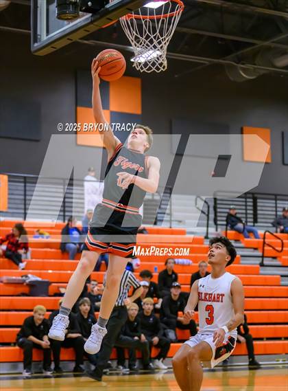 Thumbnail 3 in Cheyenne Wells vs. Elkhart photogallery.