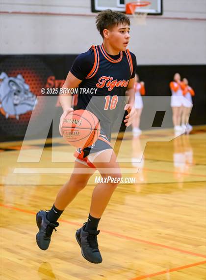 Thumbnail 1 in Cheyenne Wells vs. Elkhart photogallery.