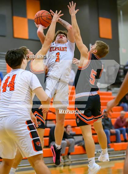 Thumbnail 2 in Cheyenne Wells vs. Elkhart photogallery.