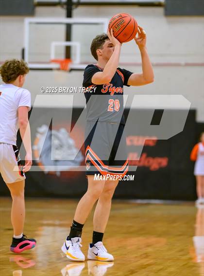 Thumbnail 3 in Cheyenne Wells vs. Elkhart photogallery.