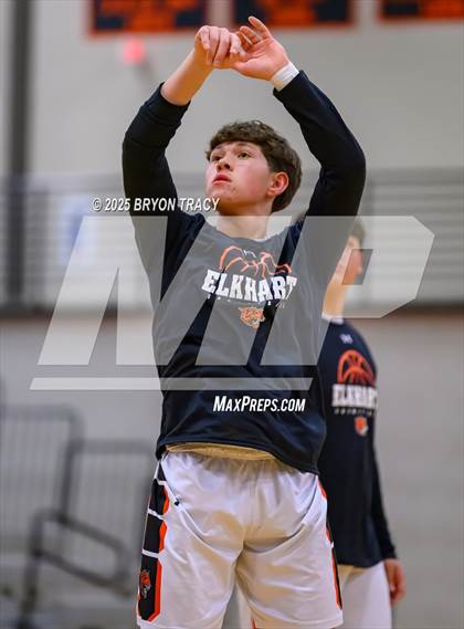 Thumbnail 1 in Cheyenne Wells vs. Elkhart photogallery.