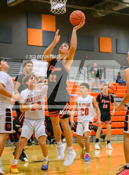 Thumbnail 2 in Cheyenne Wells vs. Elkhart photogallery.