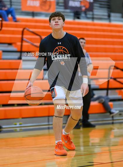 Thumbnail 3 in Cheyenne Wells vs. Elkhart photogallery.