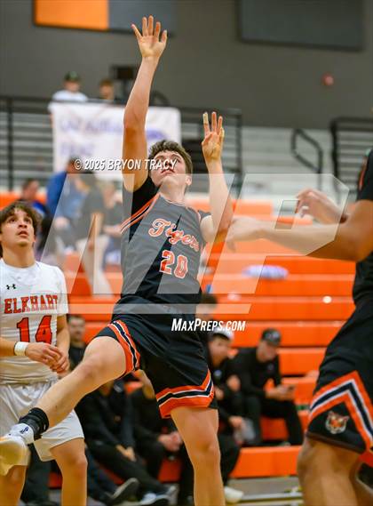 Thumbnail 1 in Cheyenne Wells vs. Elkhart photogallery.