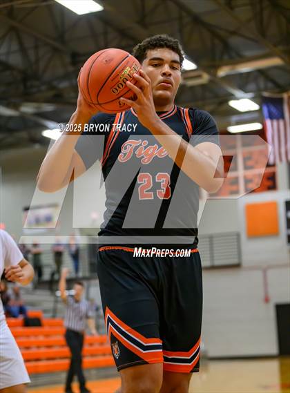 Thumbnail 3 in Cheyenne Wells vs. Elkhart photogallery.