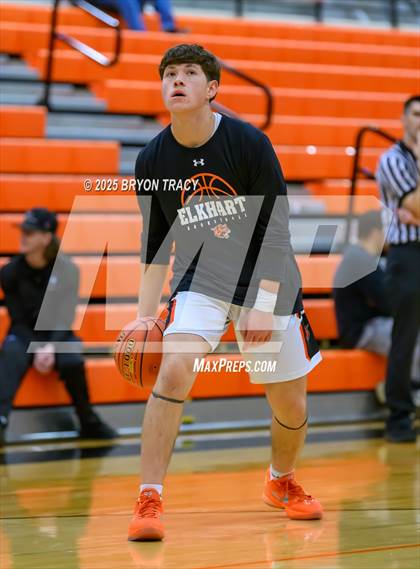 Thumbnail 2 in Cheyenne Wells vs. Elkhart photogallery.