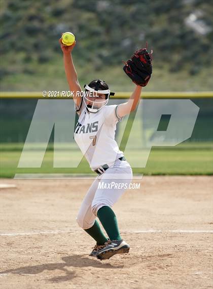 Thumbnail 1 in Sage Creek @ Tahquitz photogallery.