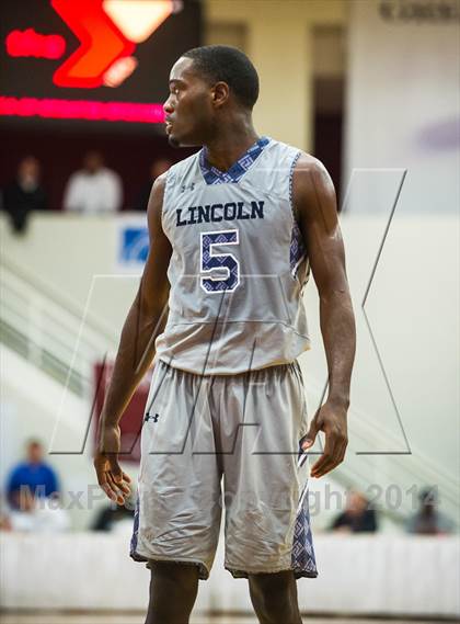 Thumbnail 2 in Yates vs. Lincoln (Spalding Hoophall Classic) photogallery.
