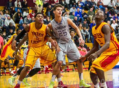 Thumbnail 2 in Yates vs. Lincoln (Spalding Hoophall Classic) photogallery.