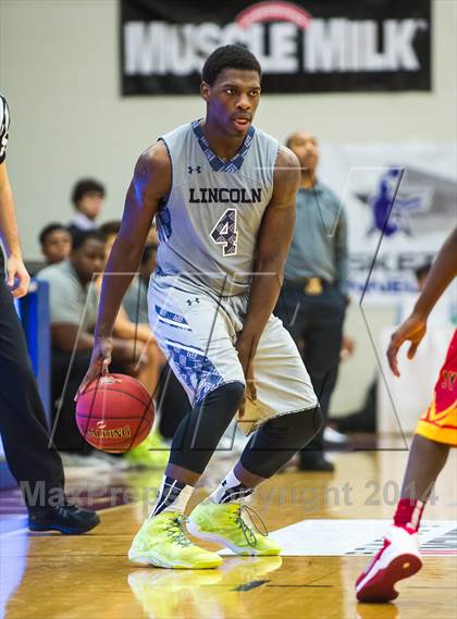 Thumbnail 1 in Yates vs. Lincoln (Spalding Hoophall Classic) photogallery.
