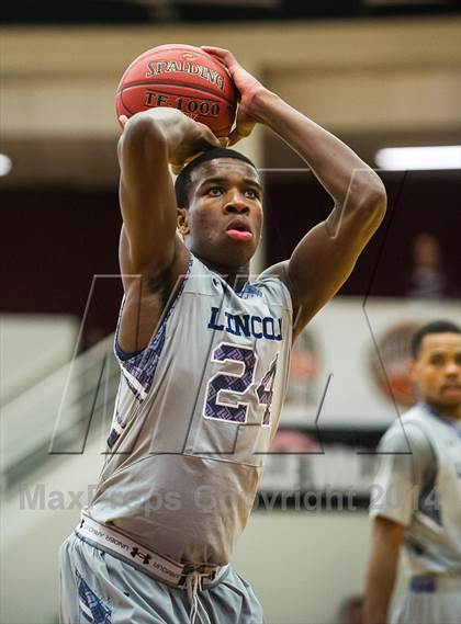 Thumbnail 3 in Yates vs. Lincoln (Spalding Hoophall Classic) photogallery.