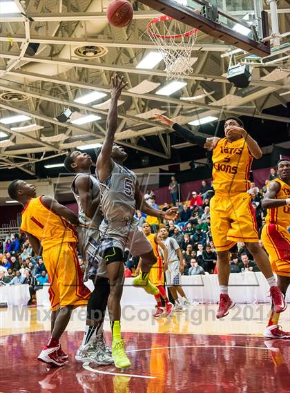 Thumbnail 3 in Yates vs. Lincoln (Spalding Hoophall Classic) photogallery.