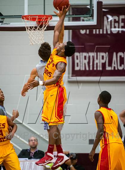 Thumbnail 3 in Yates vs. Lincoln (Spalding Hoophall Classic) photogallery.