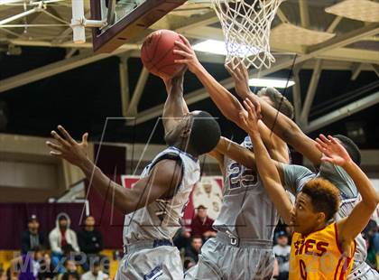 Thumbnail 1 in Yates vs. Lincoln (Spalding Hoophall Classic) photogallery.