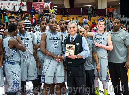 Thumbnail 2 in Yates vs. Lincoln (Spalding Hoophall Classic) photogallery.