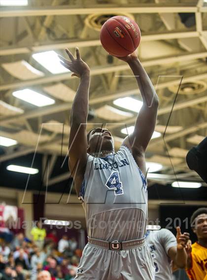 Thumbnail 2 in Yates vs. Lincoln (Spalding Hoophall Classic) photogallery.