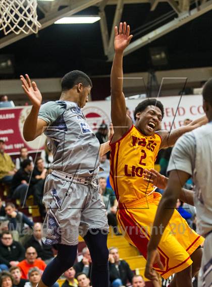 Thumbnail 3 in Yates vs. Lincoln (Spalding Hoophall Classic) photogallery.