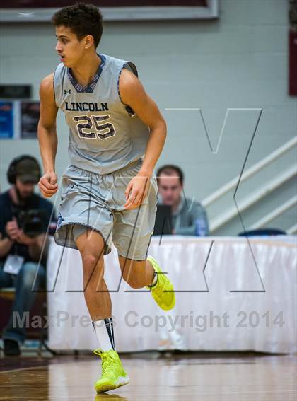 Thumbnail 3 in Yates vs. Lincoln (Spalding Hoophall Classic) photogallery.